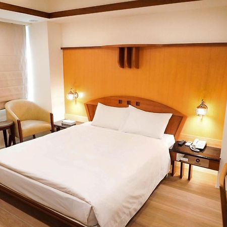 เขา หยวน โฮเต็ล - จงเจิ้ง Hotel ไถจง ภายนอก รูปภาพ