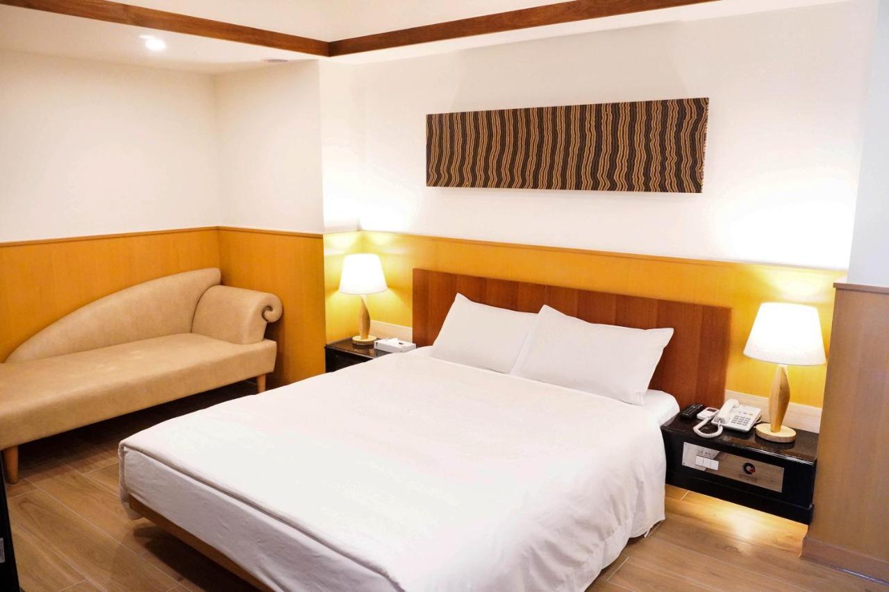เขา หยวน โฮเต็ล - จงเจิ้ง Hotel ไถจง ภายนอก รูปภาพ