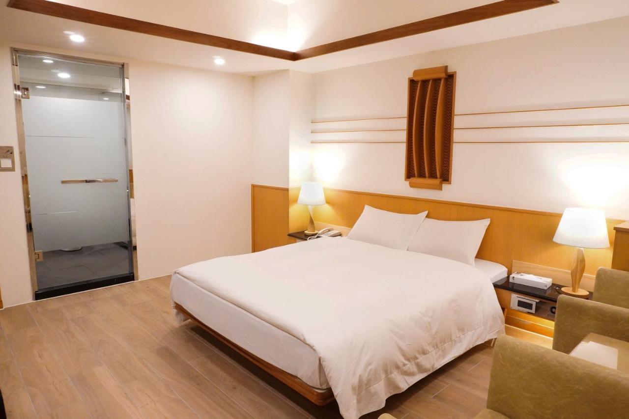 เขา หยวน โฮเต็ล - จงเจิ้ง Hotel ไถจง ภายนอก รูปภาพ