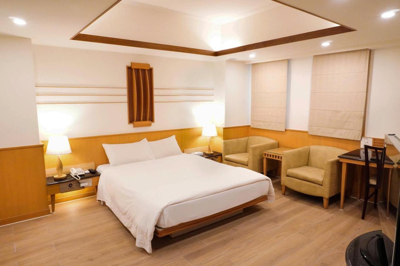 เขา หยวน โฮเต็ล - จงเจิ้ง Hotel ไถจง ภายนอก รูปภาพ