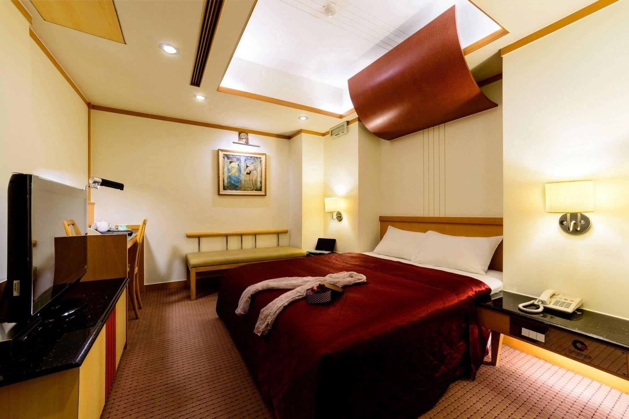 เขา หยวน โฮเต็ล - จงเจิ้ง Hotel ไถจง ภายนอก รูปภาพ