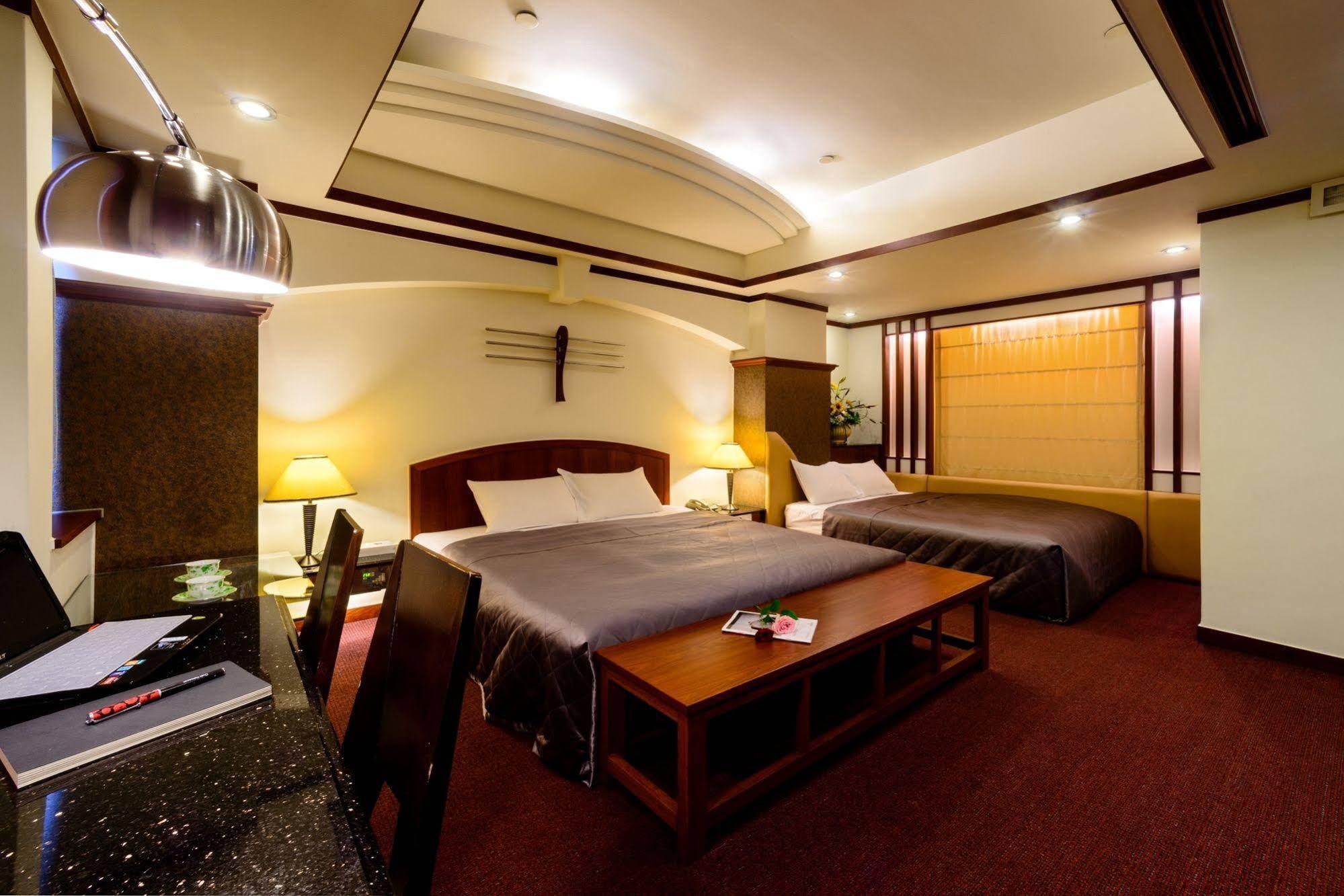 เขา หยวน โฮเต็ล - จงเจิ้ง Hotel ไถจง ภายนอก รูปภาพ