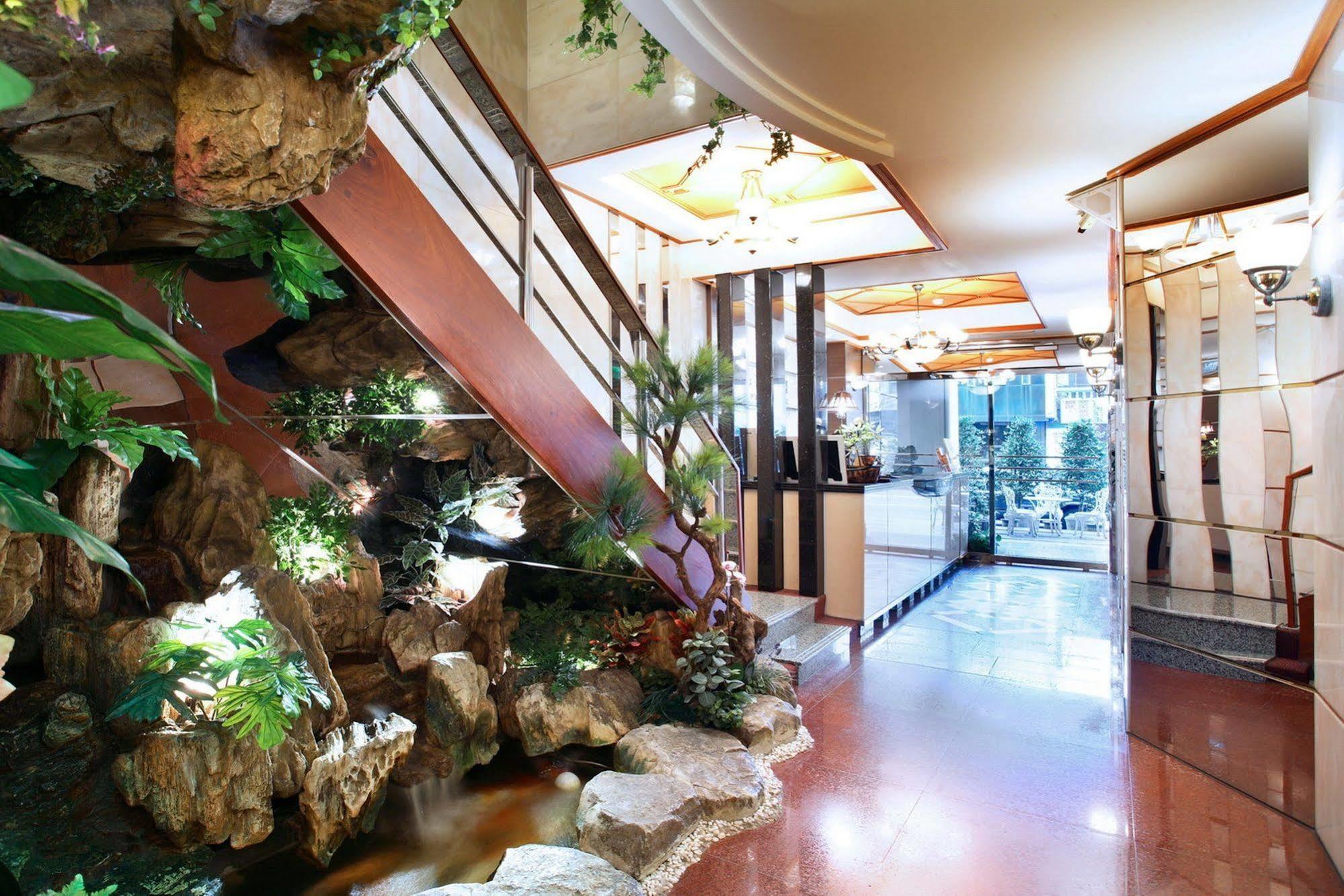 เขา หยวน โฮเต็ล - จงเจิ้ง Hotel ไถจง ภายนอก รูปภาพ