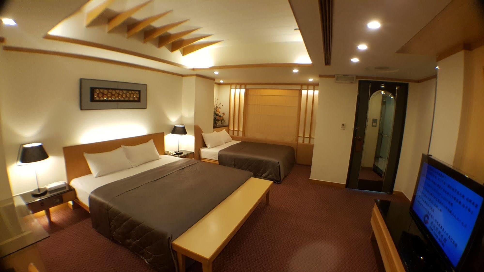 เขา หยวน โฮเต็ล - จงเจิ้ง Hotel ไถจง ภายนอก รูปภาพ